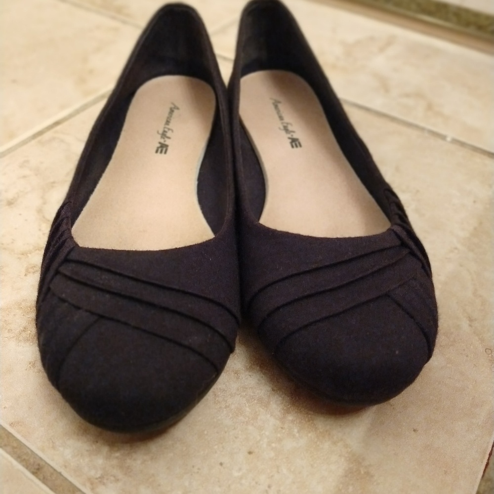 Size 7.5 (39.5 EUR, 24.5 MEX) Black flats